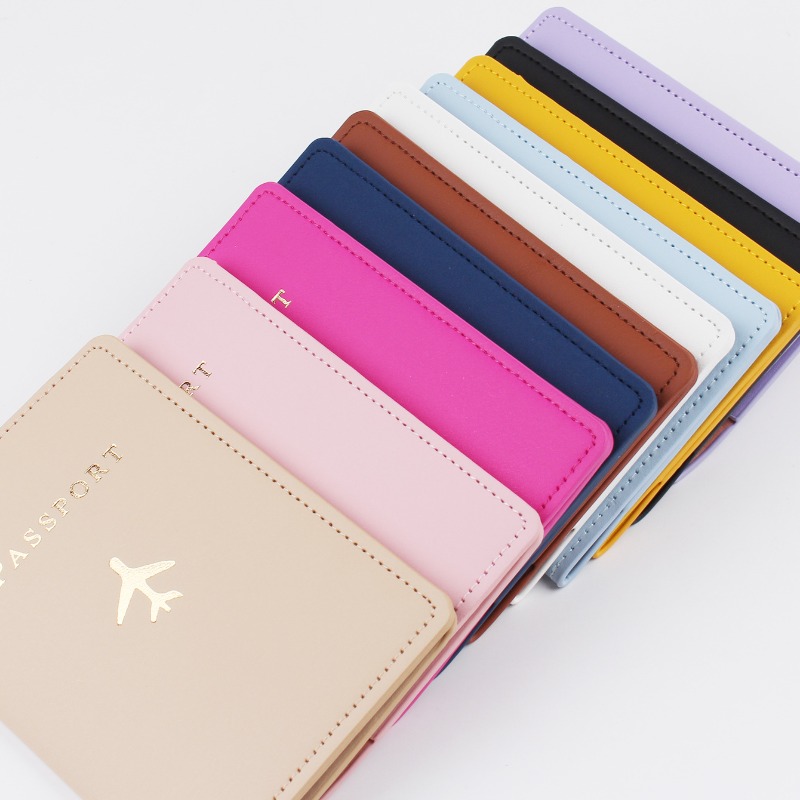 Travel Accessories On Plane - Housse de passeport d'avion en cuir