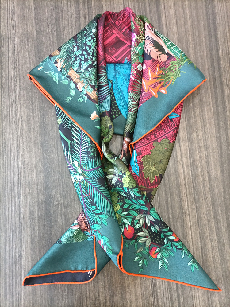 Travel Accessories Designer - Foulard en Soie 90CM pour Femme,