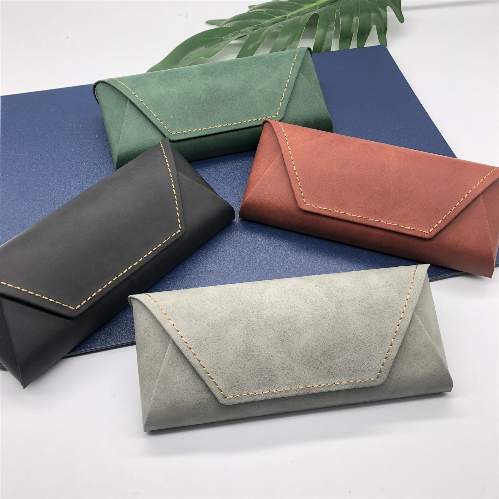 Étui à lunettes en PU et métal - Travel Accessories Ideas avis et prix